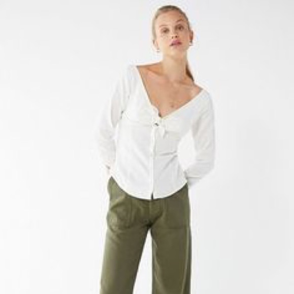 βSOLD β Urban Outfitters Madix Front Tie Top - Picture 2 of 6